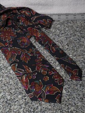 Cambridge Classics  Neck Tie  100% Imported Silk